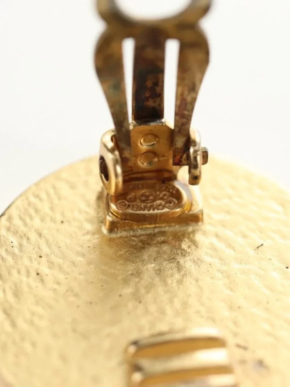 CHANEL Earring metal Gold Tone CC Auth 180939M
